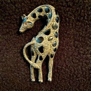 Vintage sterling silver giraffe pin